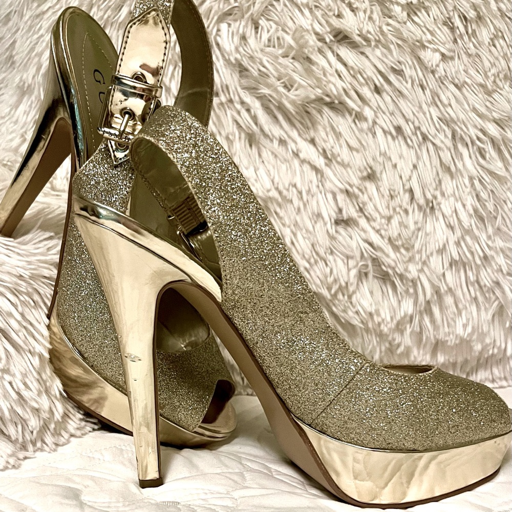 💥Guess gold sparkly heels - Size 6